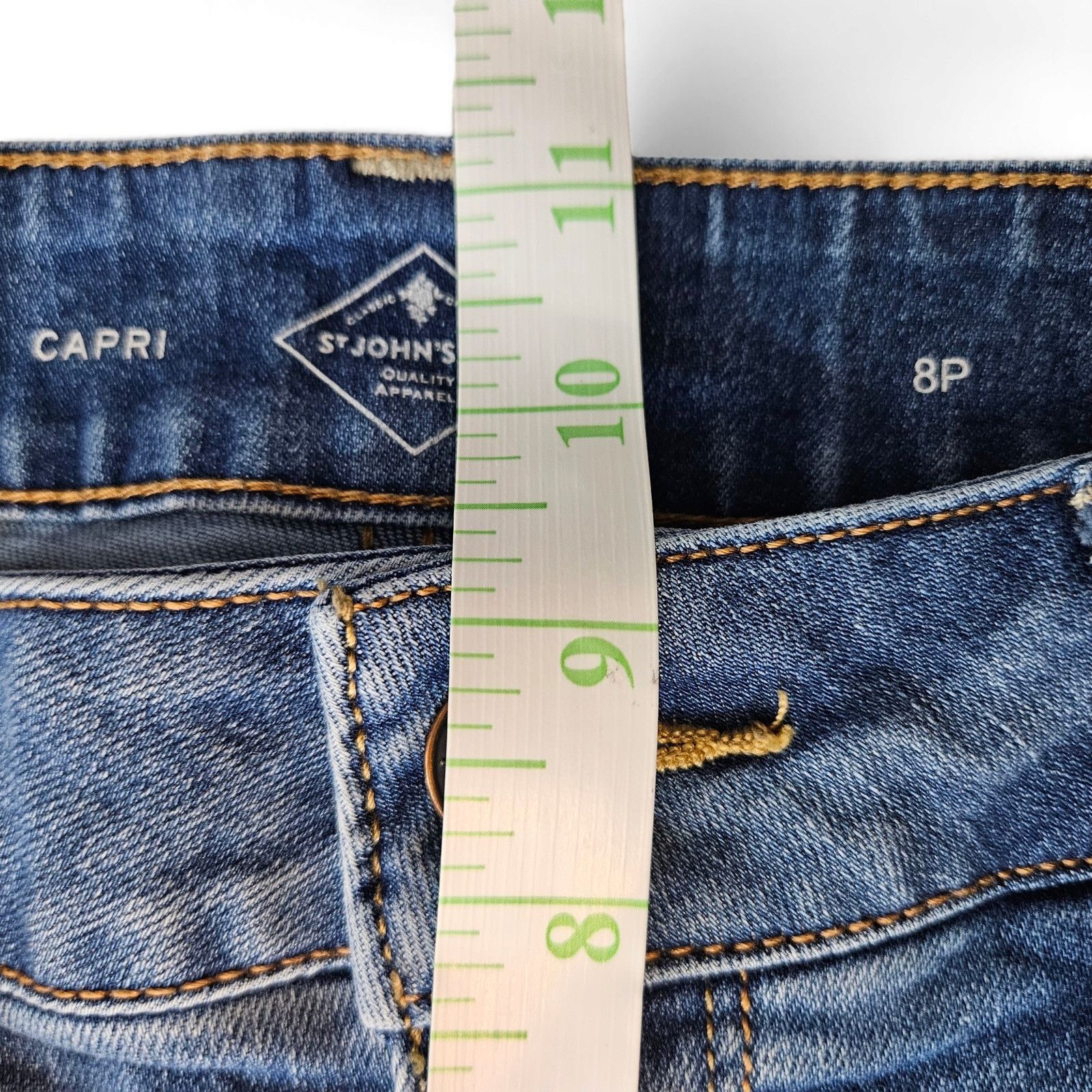 St. Johns Bay EUC St. John's Bay Mid Rise Relaxed Capri Jeans Sz. 8Px20 Size 30" / US 8 / IT 44 - 9 Thumbnail