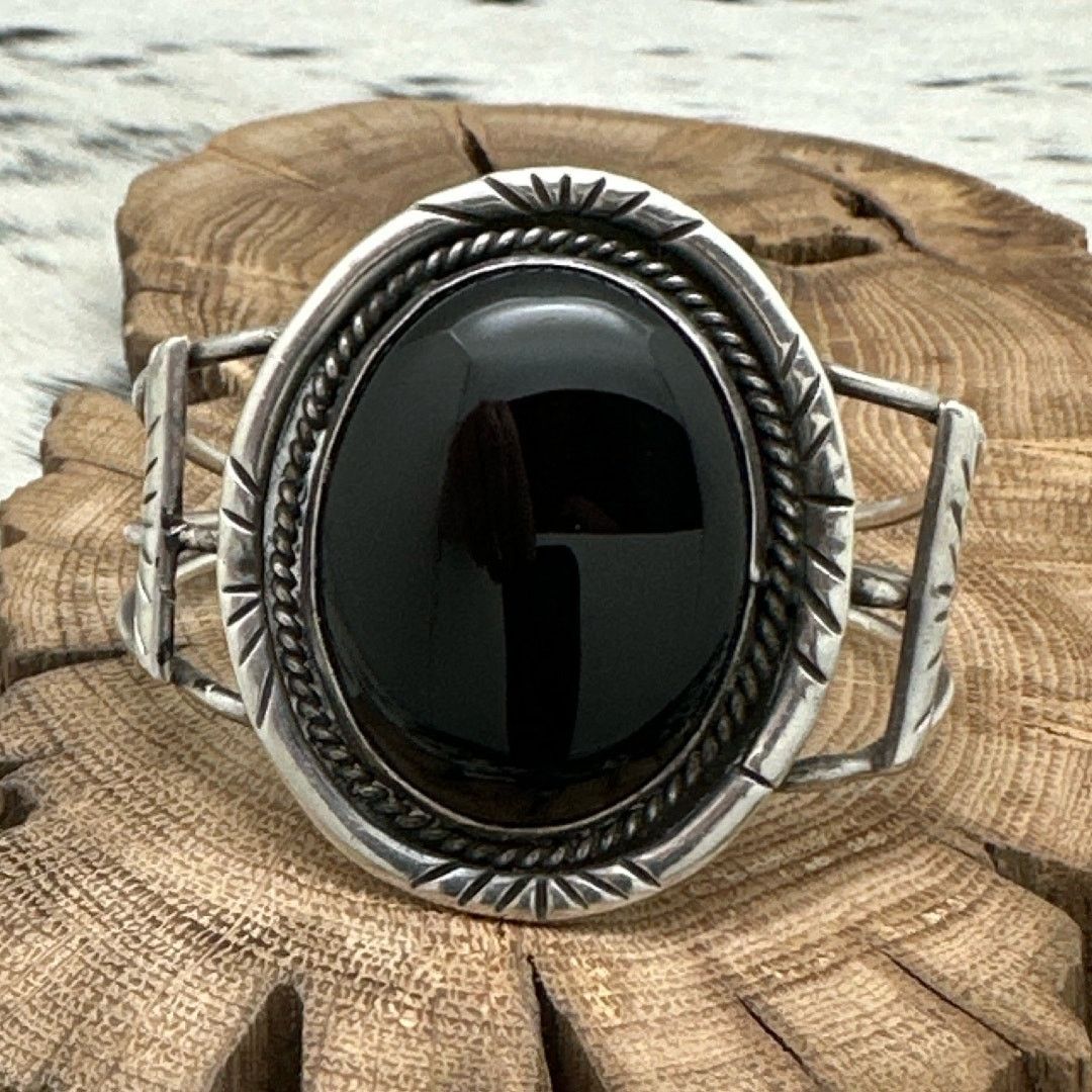 Native 1980s Native American NAVAJO Sterling Lg Onyx Cuff Bracelet Size ONE SIZE - 1 Thumbnail