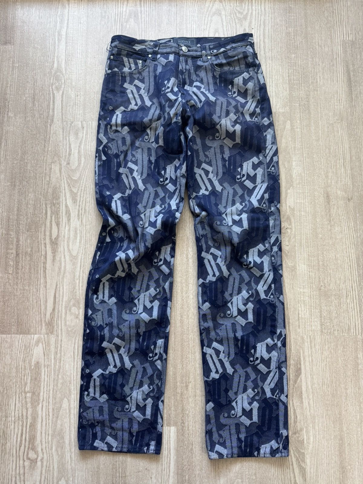 Versace Jeans Couture Versace Signature Letter Jeans Size US 30 / EU 46 - 1 Thumbnail