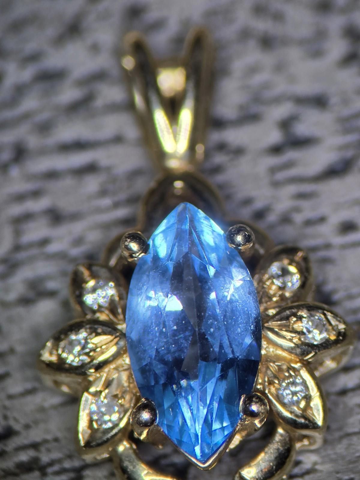TCB Jeans 14k Gold Pendant Blue Topaz Diamond Accent Vintage T&C Size ONE SIZE - 3 Thumbnail