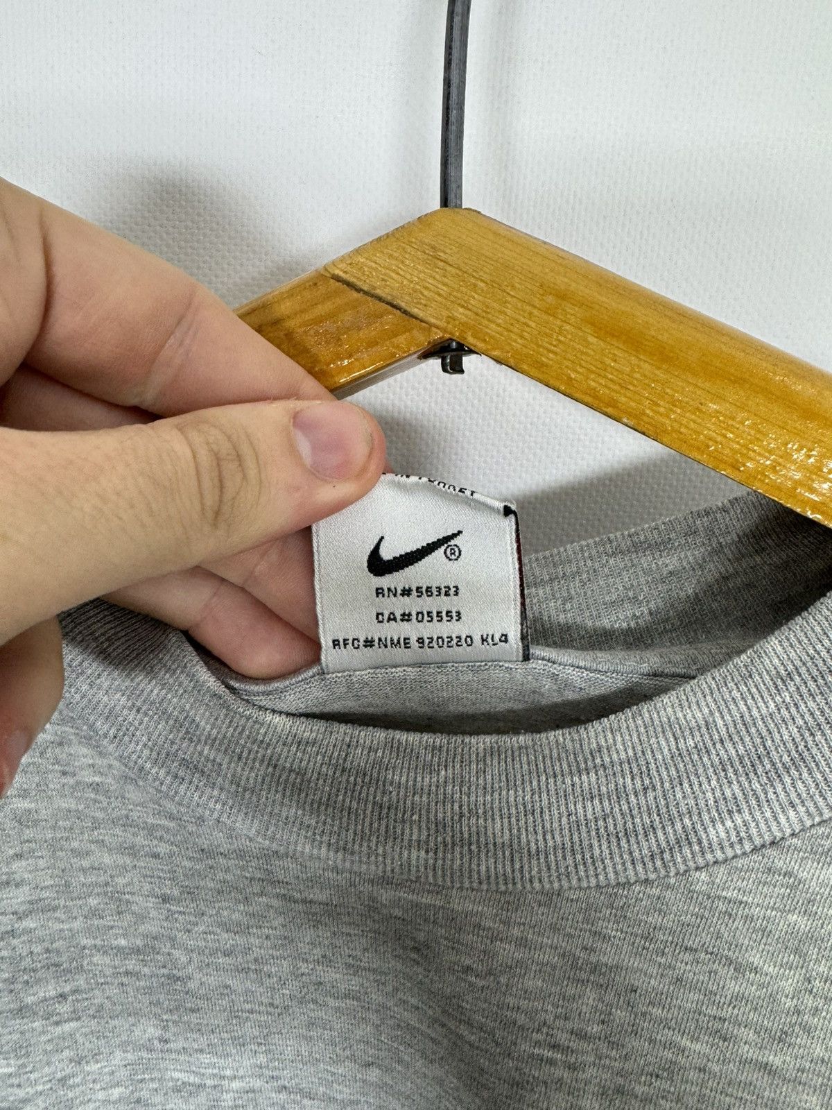Nike Vintage Y2K Nike Small Swoosh Logo T Shirt 00’s Size US M / EU 48-50 / 2 - 9 Thumbnail