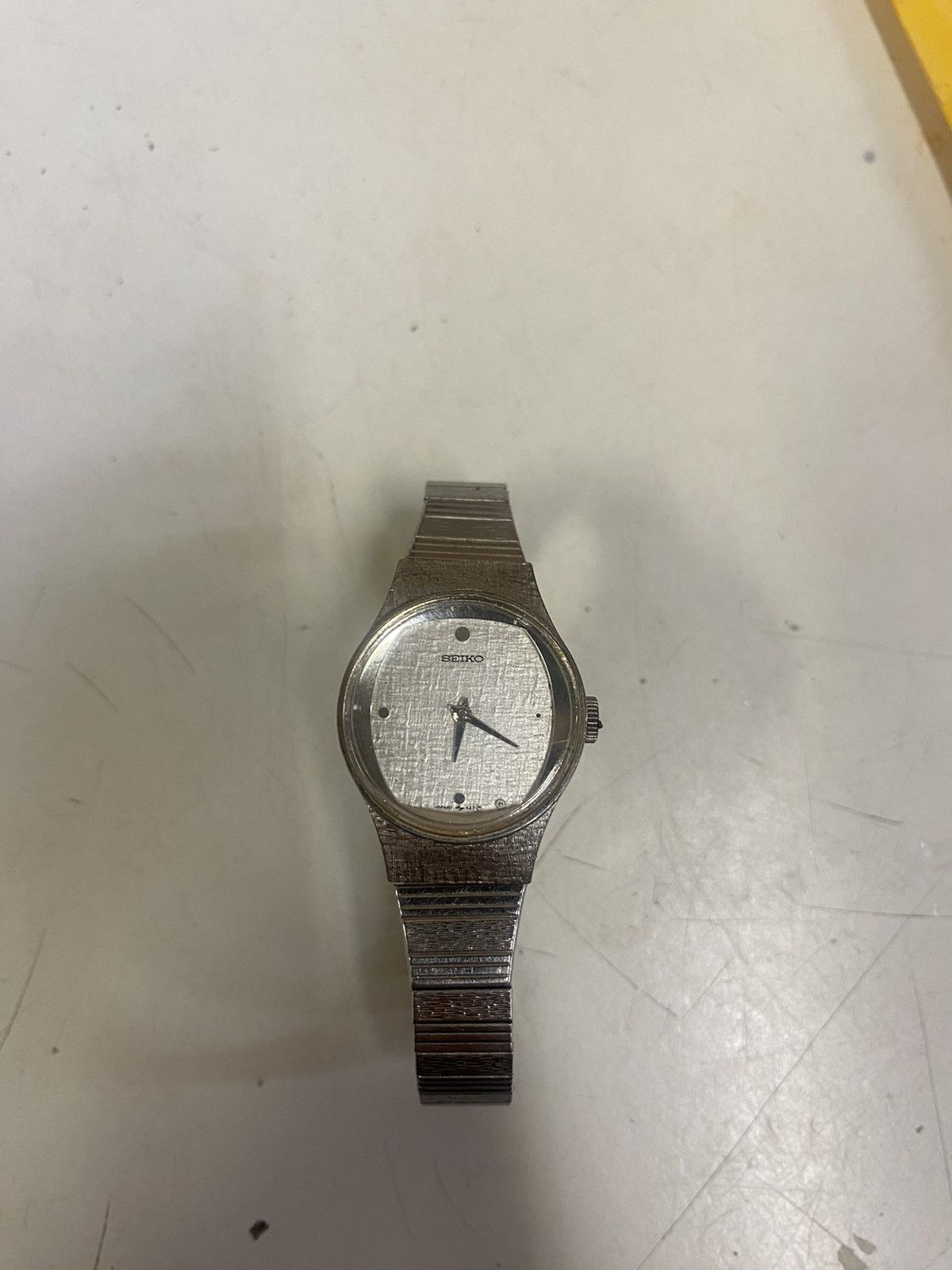 Seiko Vintage Seiko 11-8260 Mechanical Silver Women’s watch! Size ONE SIZE - 5 Thumbnail