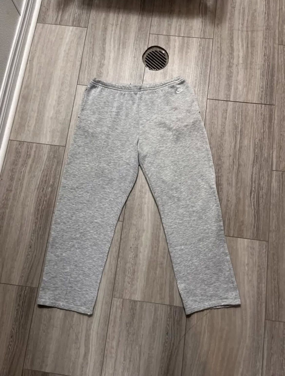Nike 90’s Nike Baggy Grey Sweats XL Size US 34 / EU 50 - 1 Thumbnail