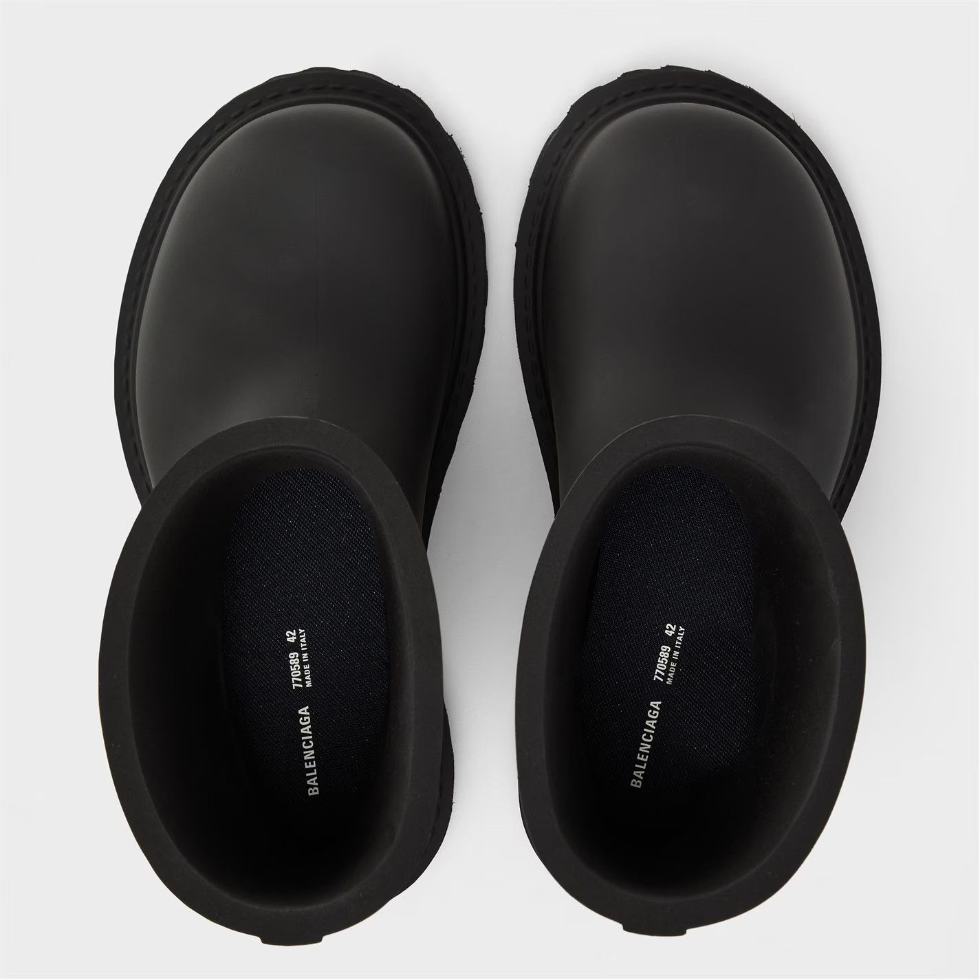 Balenciaga o1g2r1mq0226 Minimalist Flat Ankle Boots In Black Size US 10.5 / IT 40.5 - 4 Thumbnail