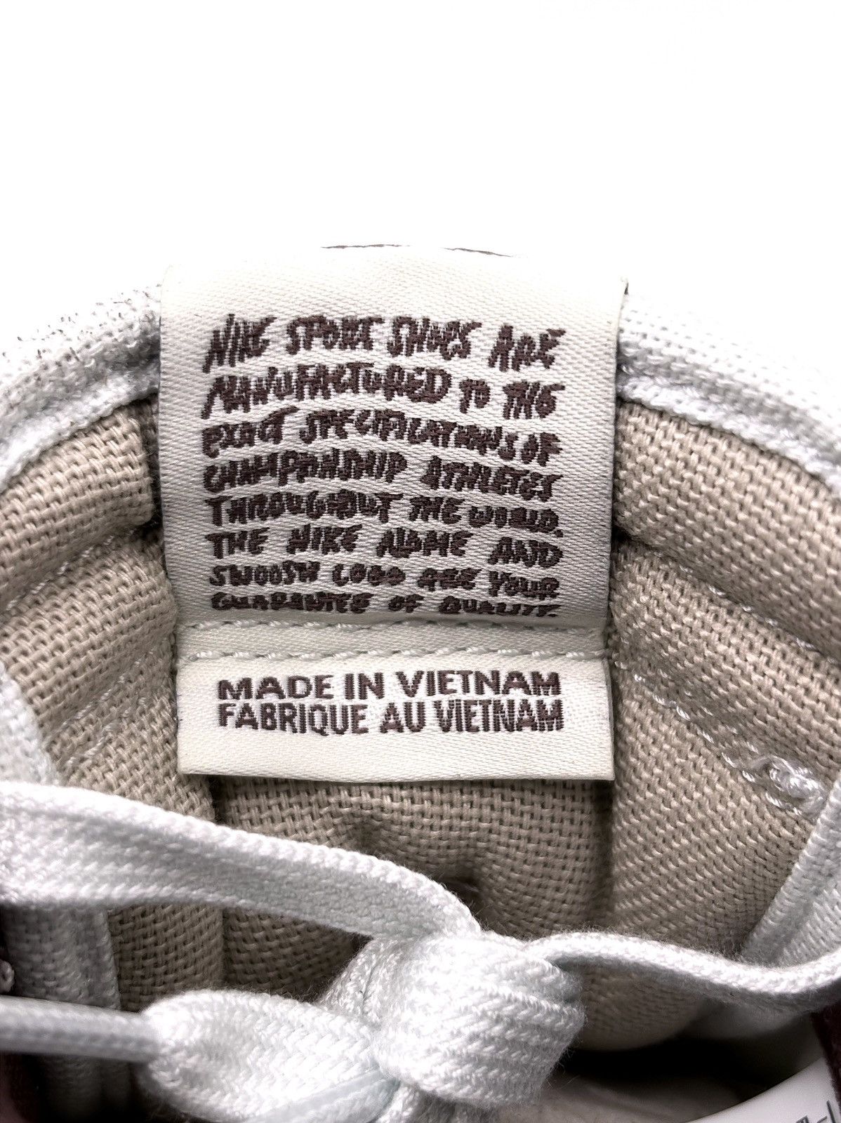 Nike DS Nike Dunk Low Retro SE Size US 9 / EU 42 - 13 Thumbnail