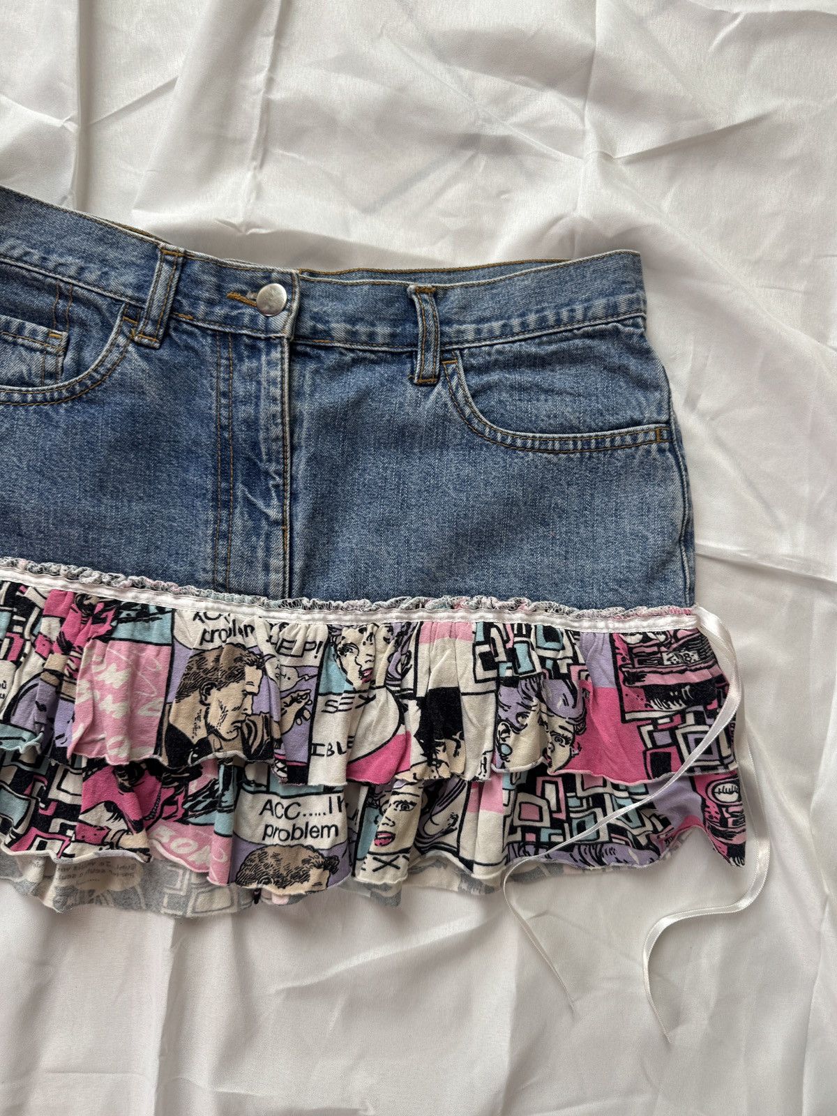 Hysteric Glamour Y2K Glam Low Rise Ruffle Denim Mini Skirt Size 27" / US 4 / IT 40 - 3 Thumbnail