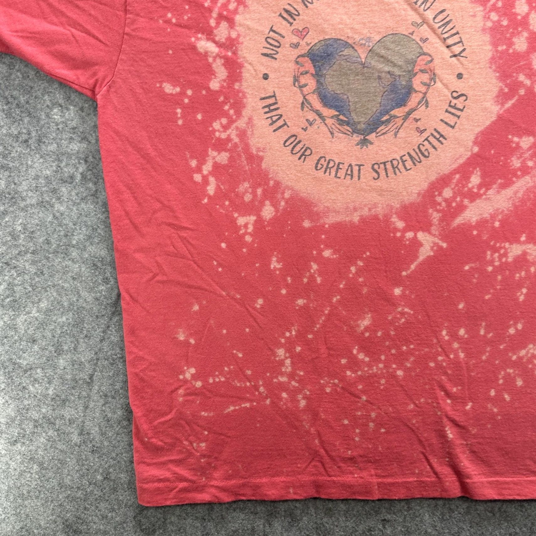 Vintage VINTAGE Screen Stars Best Unity Earth Shirt Mens XL Red Graphic Print 90s USA Size US XL / EU 56 / 4 - 4 Thumbnail