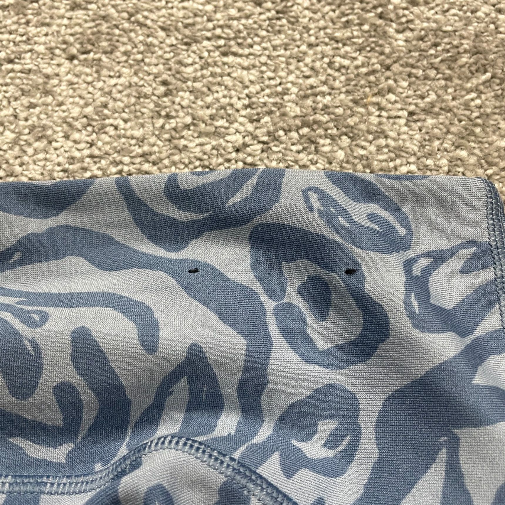 Under Armour VINTAGE Under Armour Compression Leggings Womens S/M Blue Patterned Athletic Gym 25x24 Size 28" / US 6 / IT 42 - 5 Thumbnail