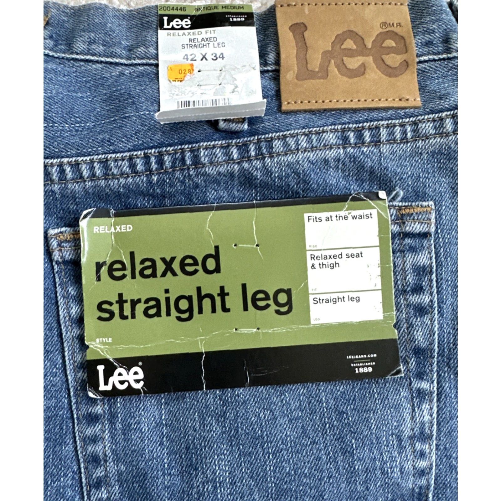Lee Lee Regular Relaxed Straight Jeans Mens 42x34 Medium Wash Denim 5-Pocket Classic Belt Loops Size US 42 / EU 58 - 3 Thumbnail