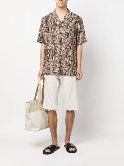 o1s1wg110724 Relaxed Fit Denim Shorts in White