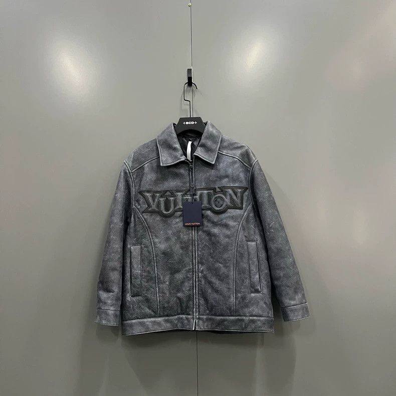 Louis Vuitton Louis Vuitton Old leather coat with embossed letters on the Size US M / EU 48-50 / 2 - 1 Thumbnail