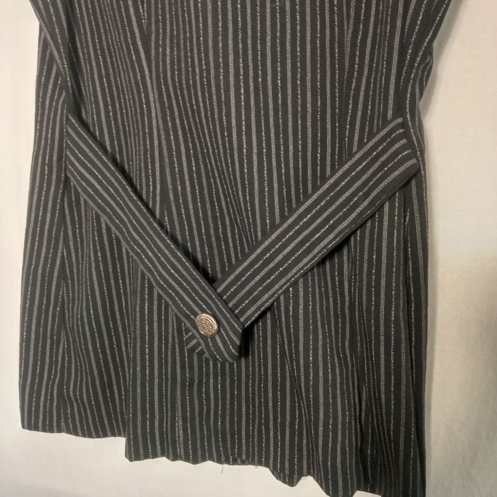 Vintage VA for Victoria Ashley Shirt 5/6 Size Sleeveless Blazer Black Goth Grunge Button Vintage Yes Size S / US 4 / IT 40 - 7 Thumbnail
