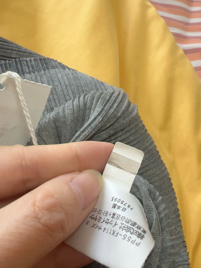 Issey Miyake issey miyake Grey high-necked ribbed top 2506-Nextarrow Size US L / EU 52-54 / 3 - 8 Thumbnail