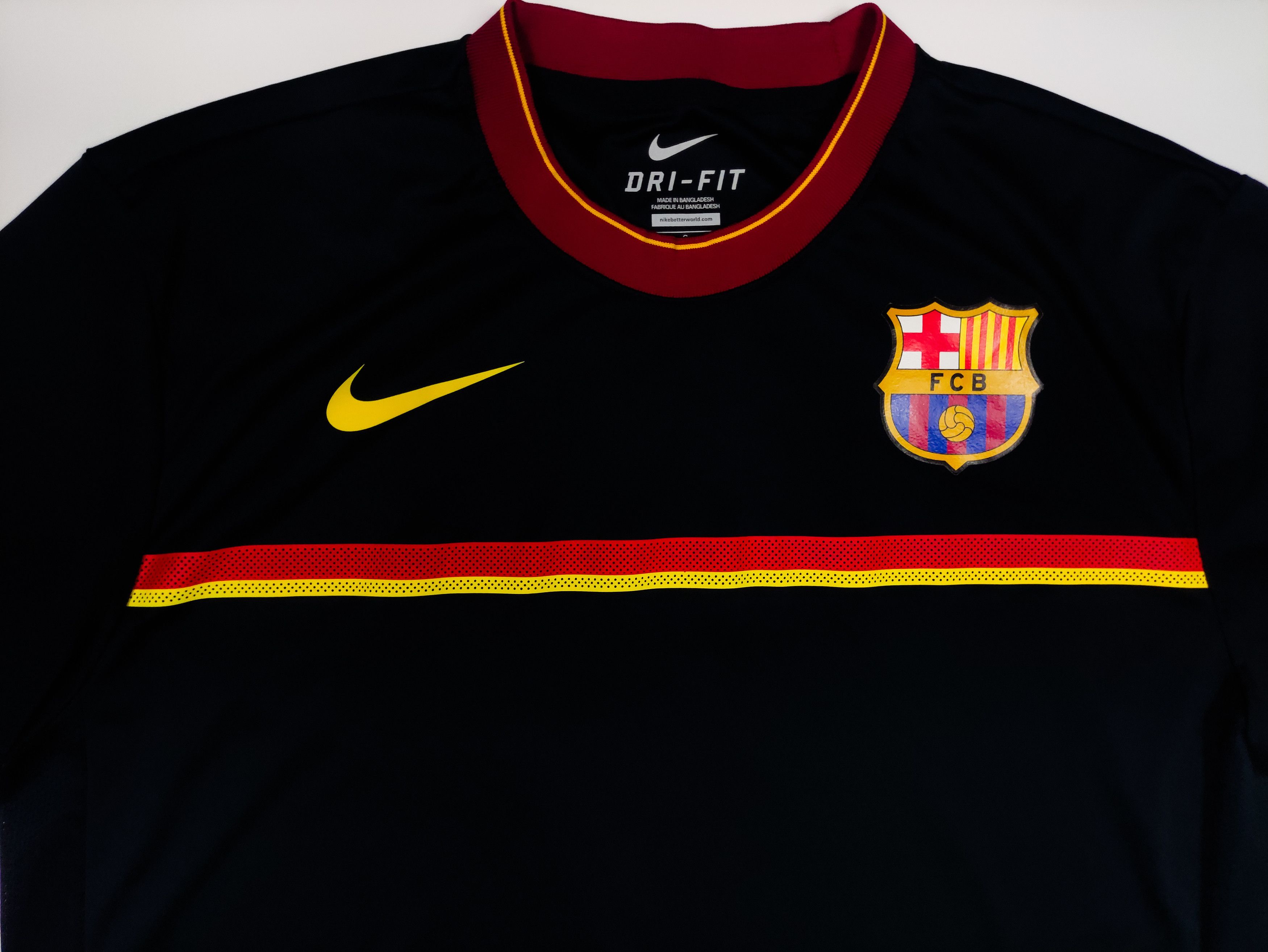 Nike FC Barcelona 2011 2012 Nike Pre-Match Away Jersey Training Size US L / EU 52-54 / 3 - 5 Thumbnail