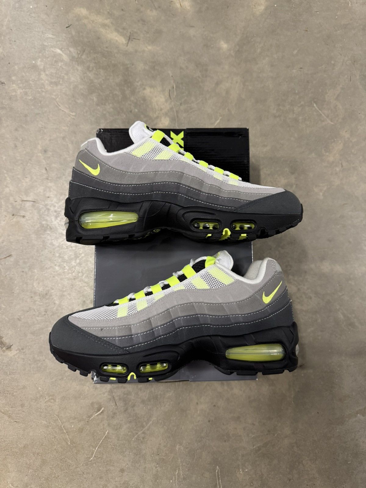 Nike Nike Air Max 95 OG Big Bubble Neon 2026 Size 7.5 Size US 7.5 / EU 40-41 - 2 Thumbnail