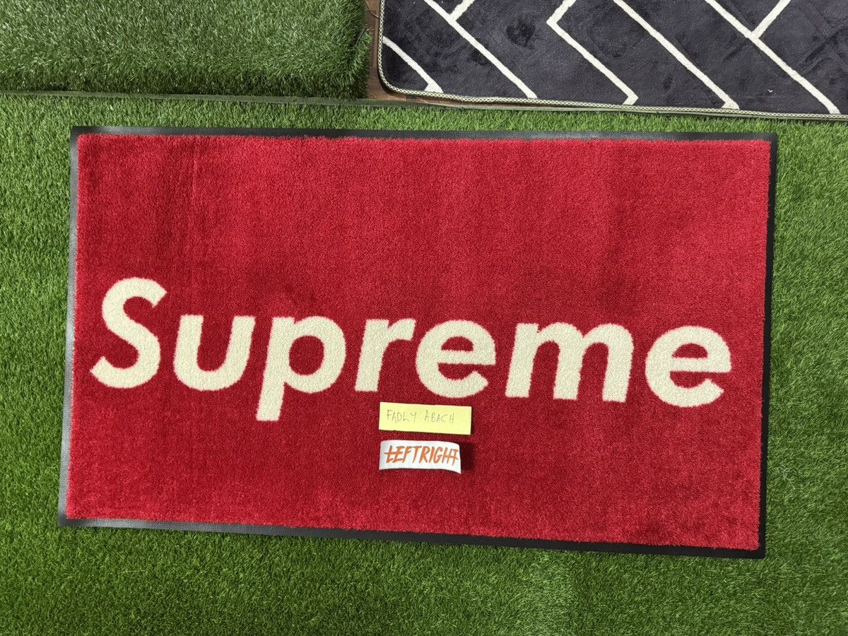 Supreme UNRELEASED SUPREME STORE RUG (circa. 2018) Size ONE SIZE - 2 Thumbnail