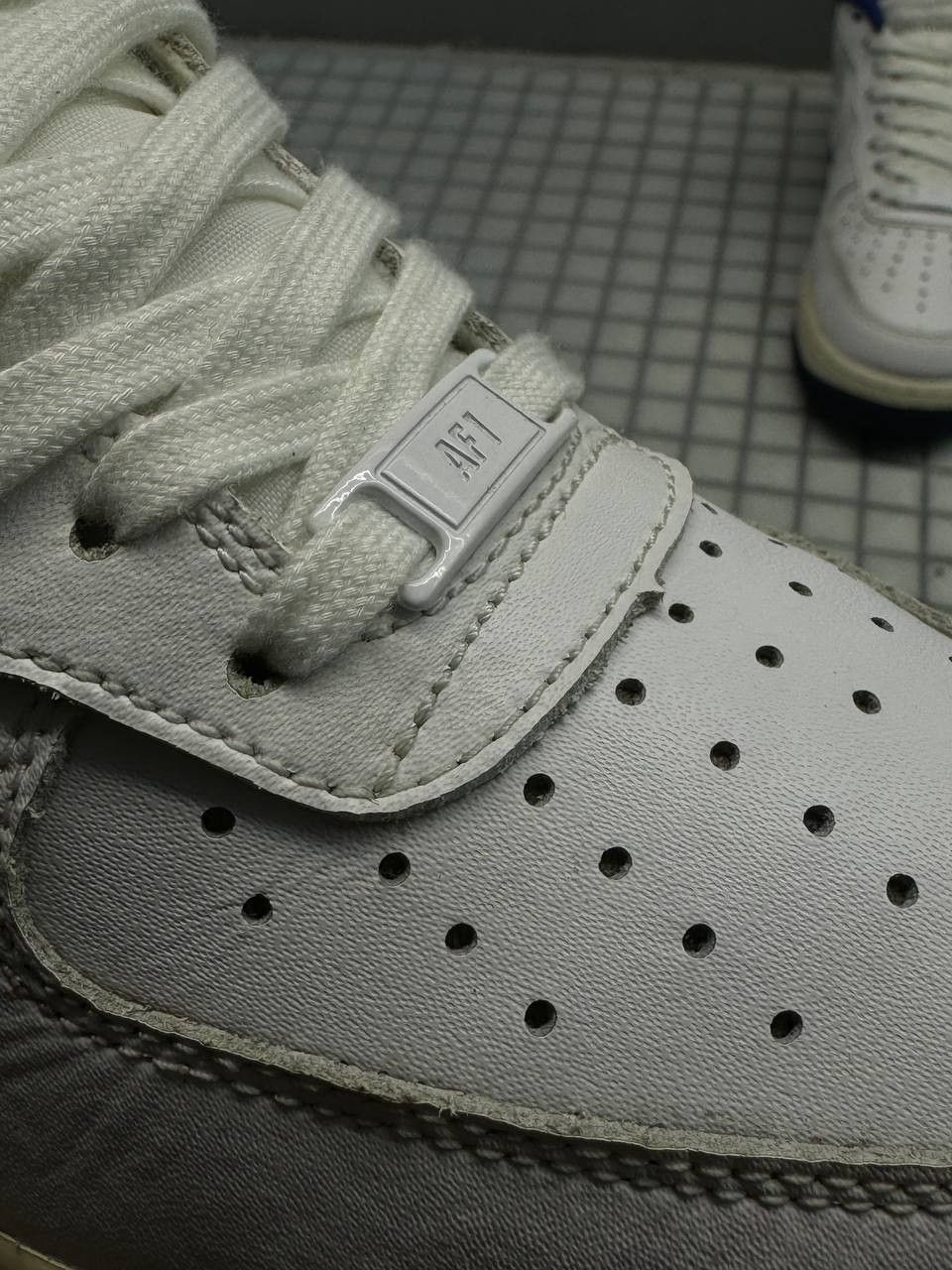 Nike Nike AF1 Low '07 Leather LE Size US 8 / EU 41 - 11 Thumbnail