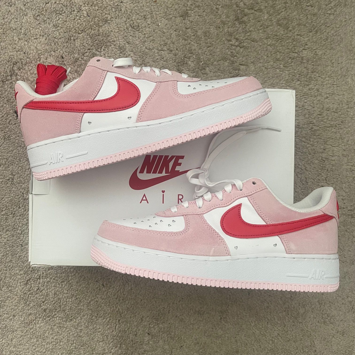 Nike Nike Air Force 1 07 Valentine’s Day NEW Size US 9 / EU 42 - 2 Thumbnail
