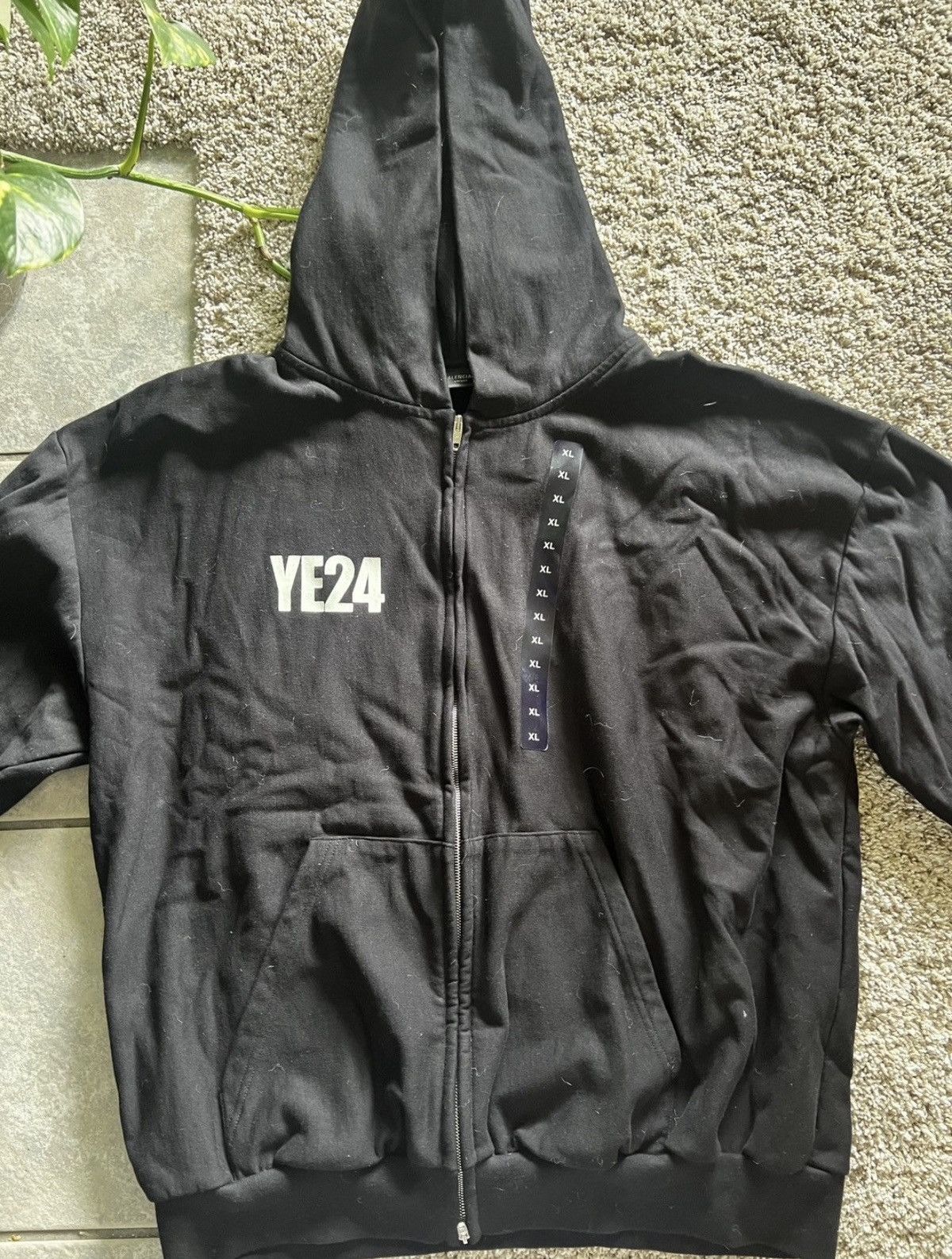 Balenciaga Balenciaga Sticker Jacket/Hoodie YE24 Size US XXL / EU 58 / 5 - 3 Thumbnail