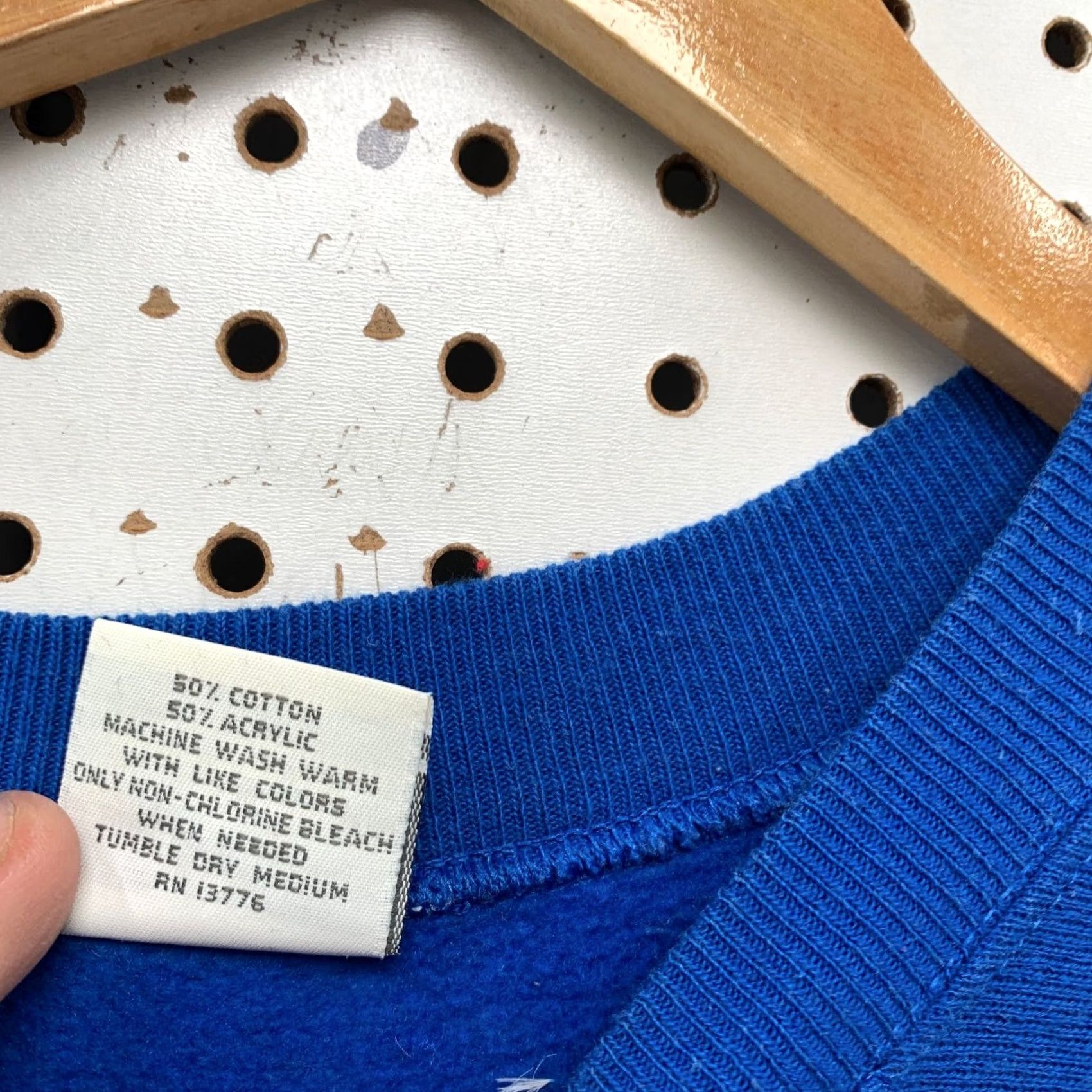 Hanes VINTAGE Hanes Sweatshirt Large Royal Blue Raglan Long Sleeve Fleece USA Mens 80s Size US L / EU 52-54 / 3 - 6 Thumbnail