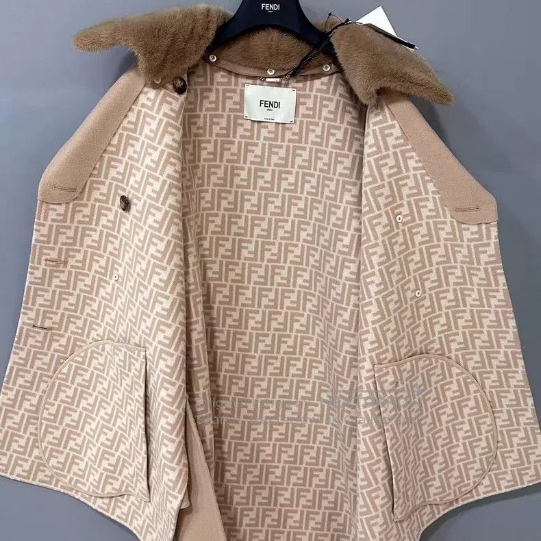 Fendi Fendi Monogrammed Mink Fur Coats Size XS / US 0-2 / IT 36-38 - 4 Thumbnail