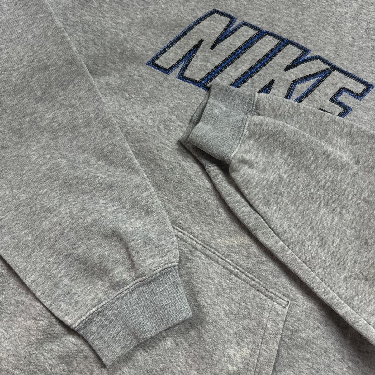 Nike 00s NIKE SPELLOUT BIG EMBROIDERED LOGO VINTAGE Y2K HOODIE Size US M / EU 48-50 / 2 - 7 Thumbnail