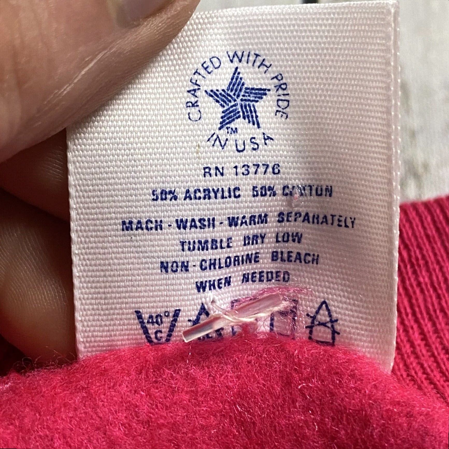 Pinko VINTAGE Pannill Sweatshirt Shirt Unisex Adults L - Pink Magenta 50-50 Raglan Sleeve USA 1980s Size US L / EU 52-54 / 3 - 5 Thumbnail