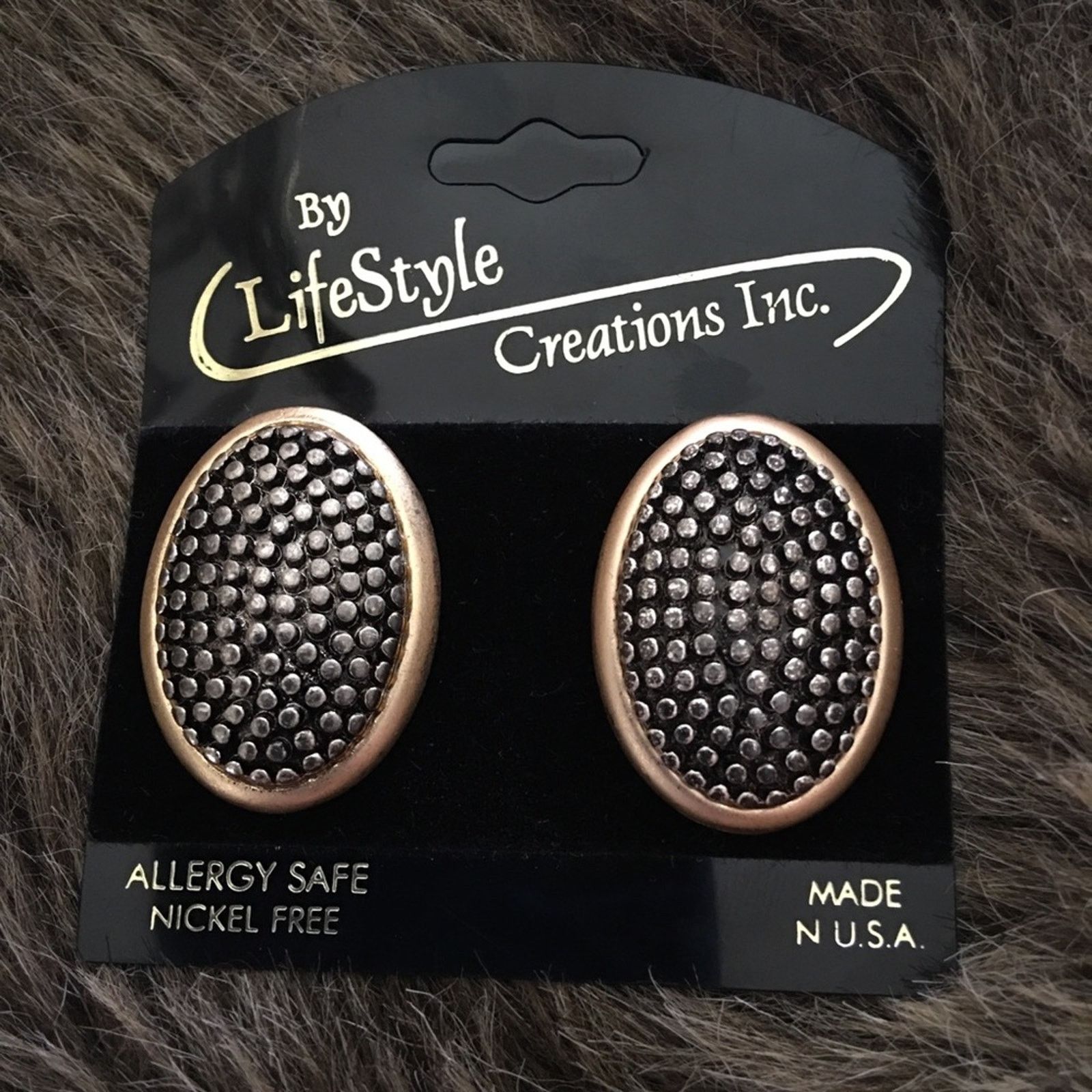 Jewelry Lifestyle Creations raised mesh clip on earrings Size ONE SIZE - 1 Thumbnail