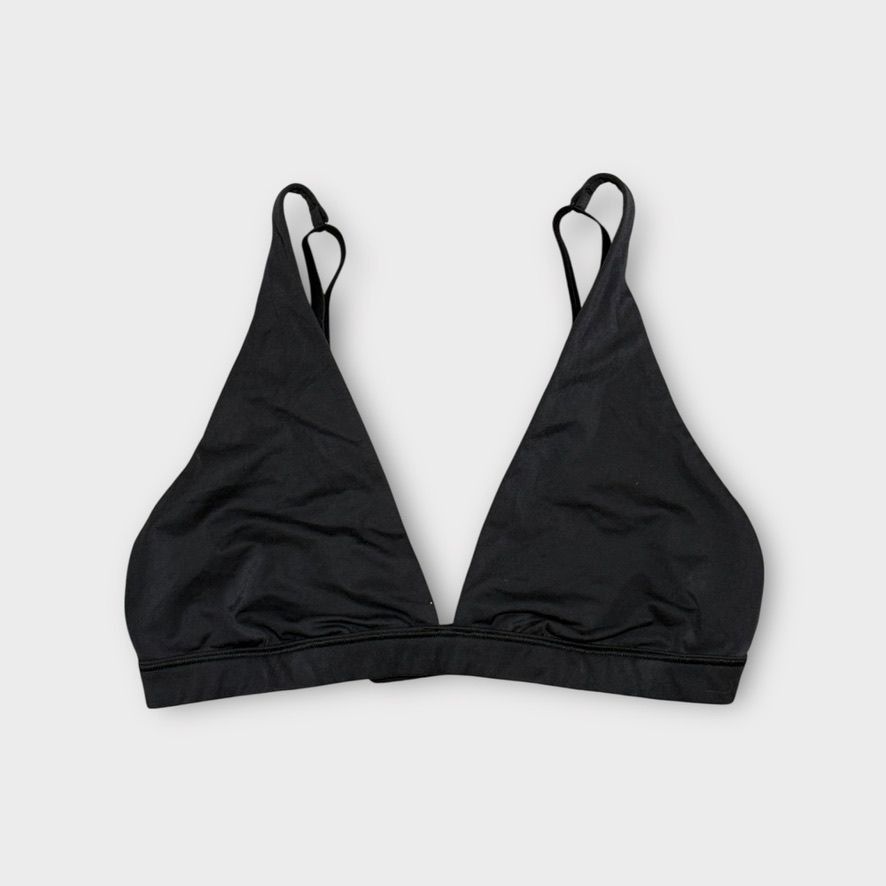 Lululemon Lululemon Wundermost Nulu Triangle Bralette 2 A–D Black EUC Size ONE SIZE - 3 Thumbnail