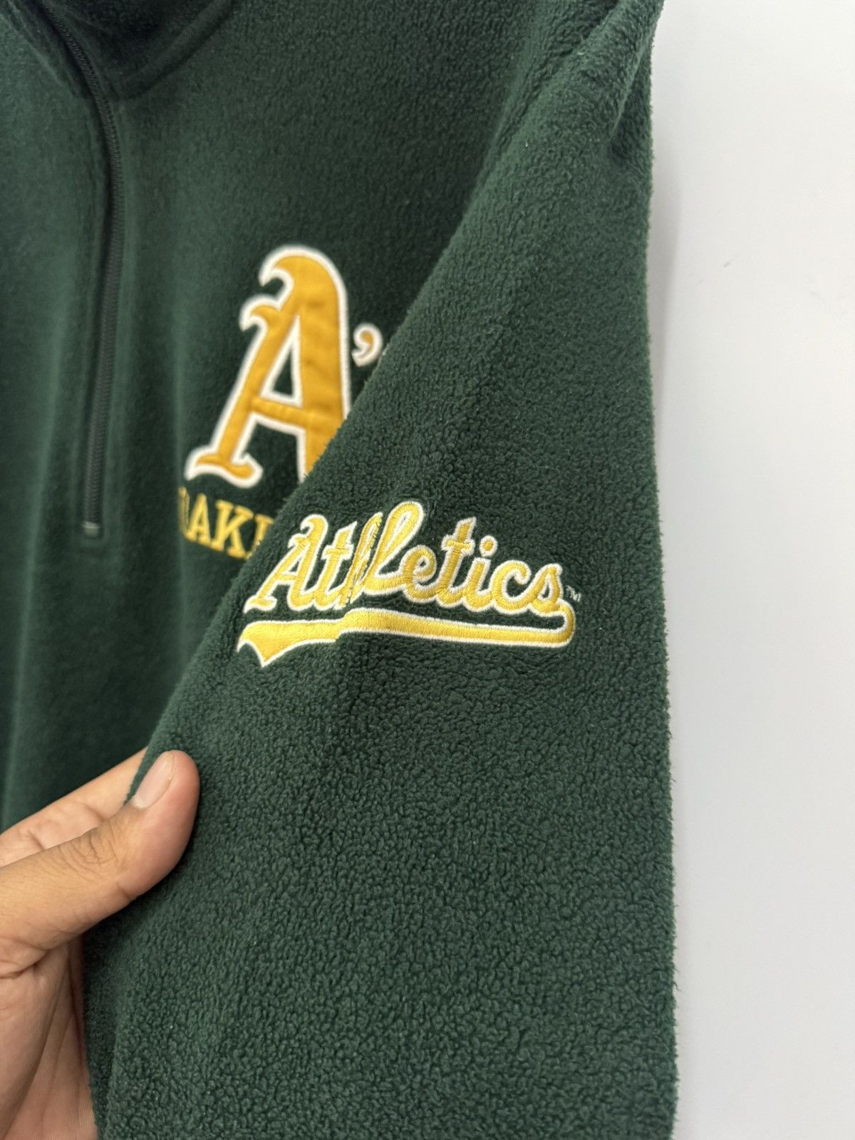 MLB 🔥 UNIQLO X MLB OAKLAND ATHLETIC 2003 FLEECE PULLOVER Size US S / EU 44-46 / 1 - 5 Thumbnail