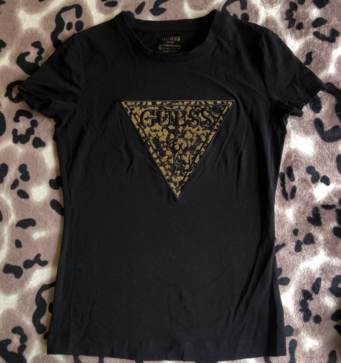 Guess Authentic Guess Big Logo Traingle Leo T-shirt Size XS / US 0-2 / IT 36-38 - 1 Thumbnail