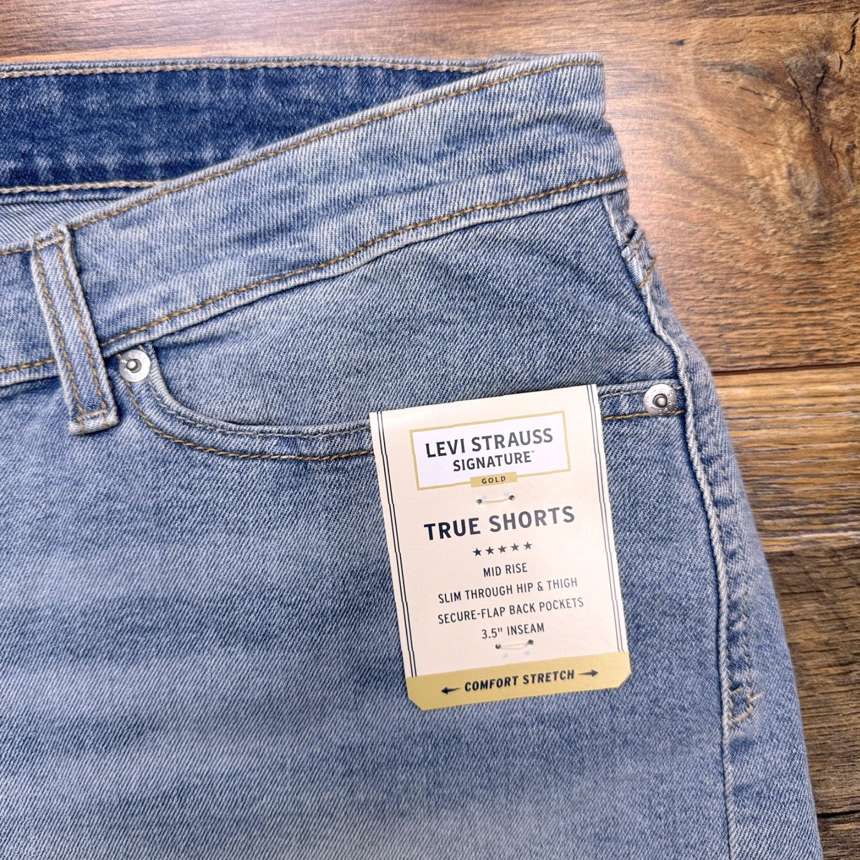 Vintage Levis Signature Gold True Shorts 20 3.5 Inseam Mid Rise Stretch 35W Denim Blue Womens Regular Casual Vintage No Size 42" / US 20 - 5 Thumbnail