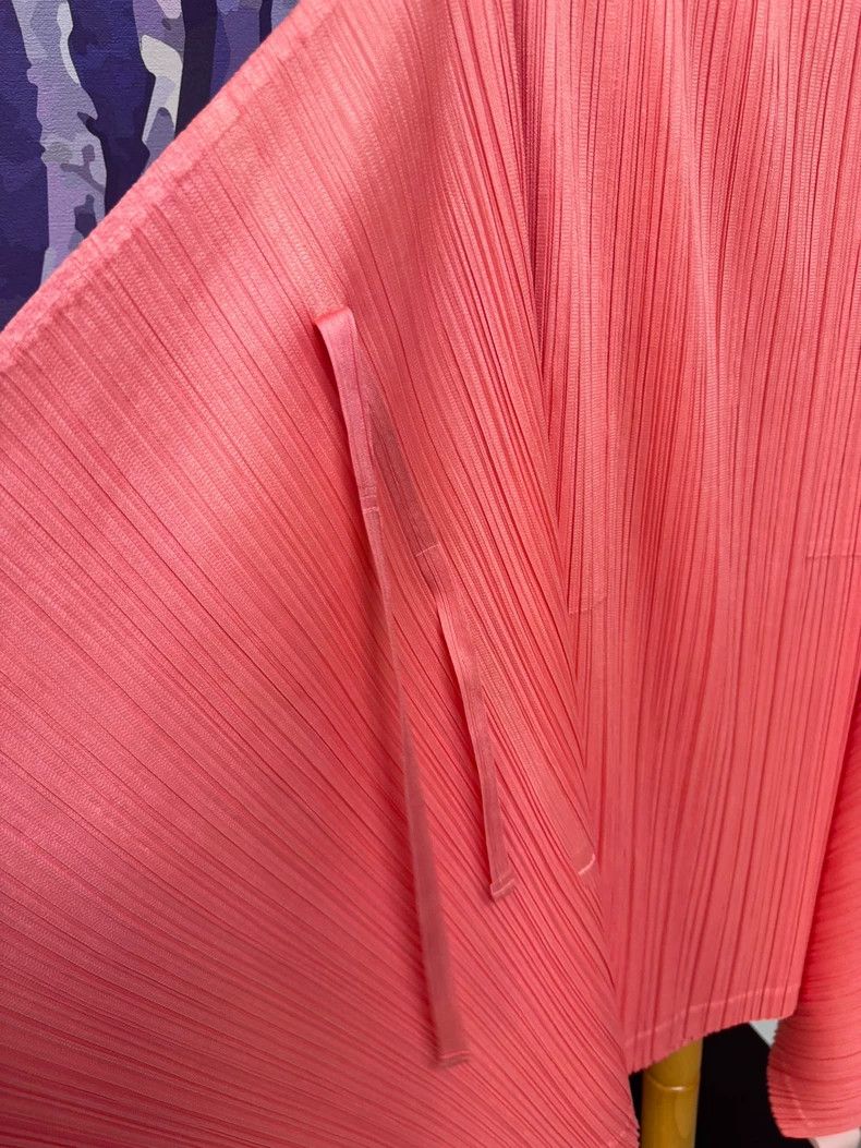 Issey Miyake Issey Miyake size:3 Pink pleated kelp skirt Size 23" - 2 Thumbnail