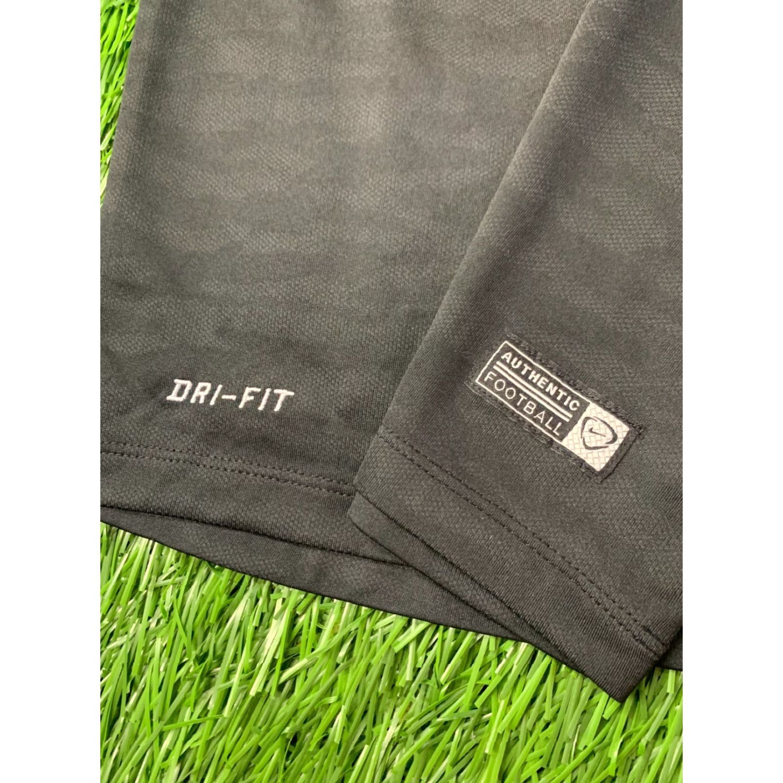 Nike Nike Dri-FIT Flash Football Shirt Mens L Black and Gray Jersey 2016 Nike Flash T-Shirt Size US L / EU 52-54 / 3 - 4 Thumbnail