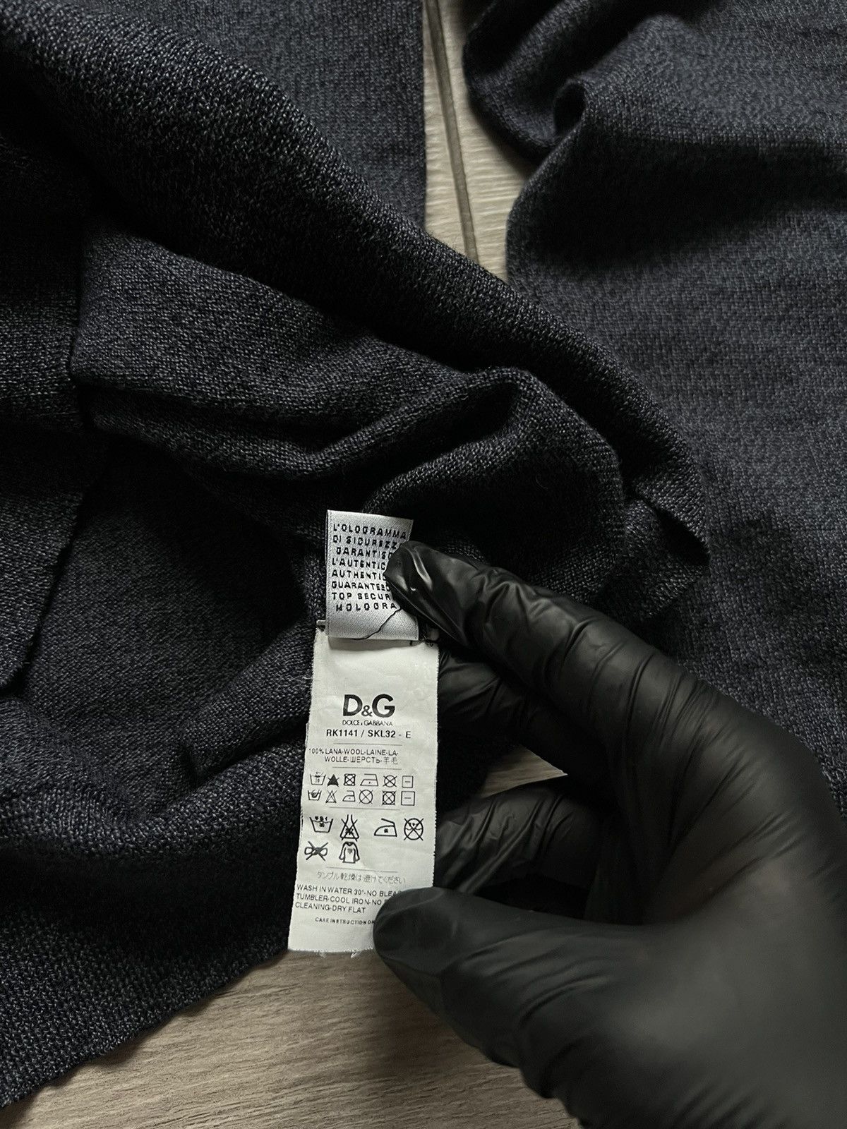 Dolce & Gabbana Dolce & Gabbana Vintage Wool Sweater V-Neck Size US XL / EU 56 / 4 - 12 Thumbnail