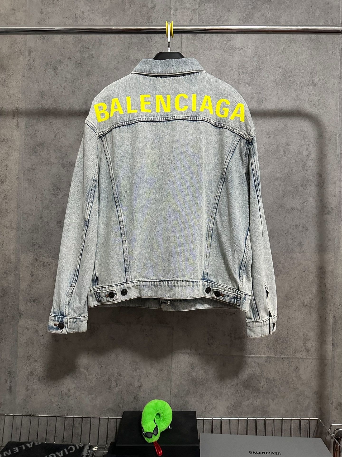 Balenciaga Balenciaga Embroidered Logo Denim Jacket Size US M / EU 48-50 / 2 - 1 Thumbnail