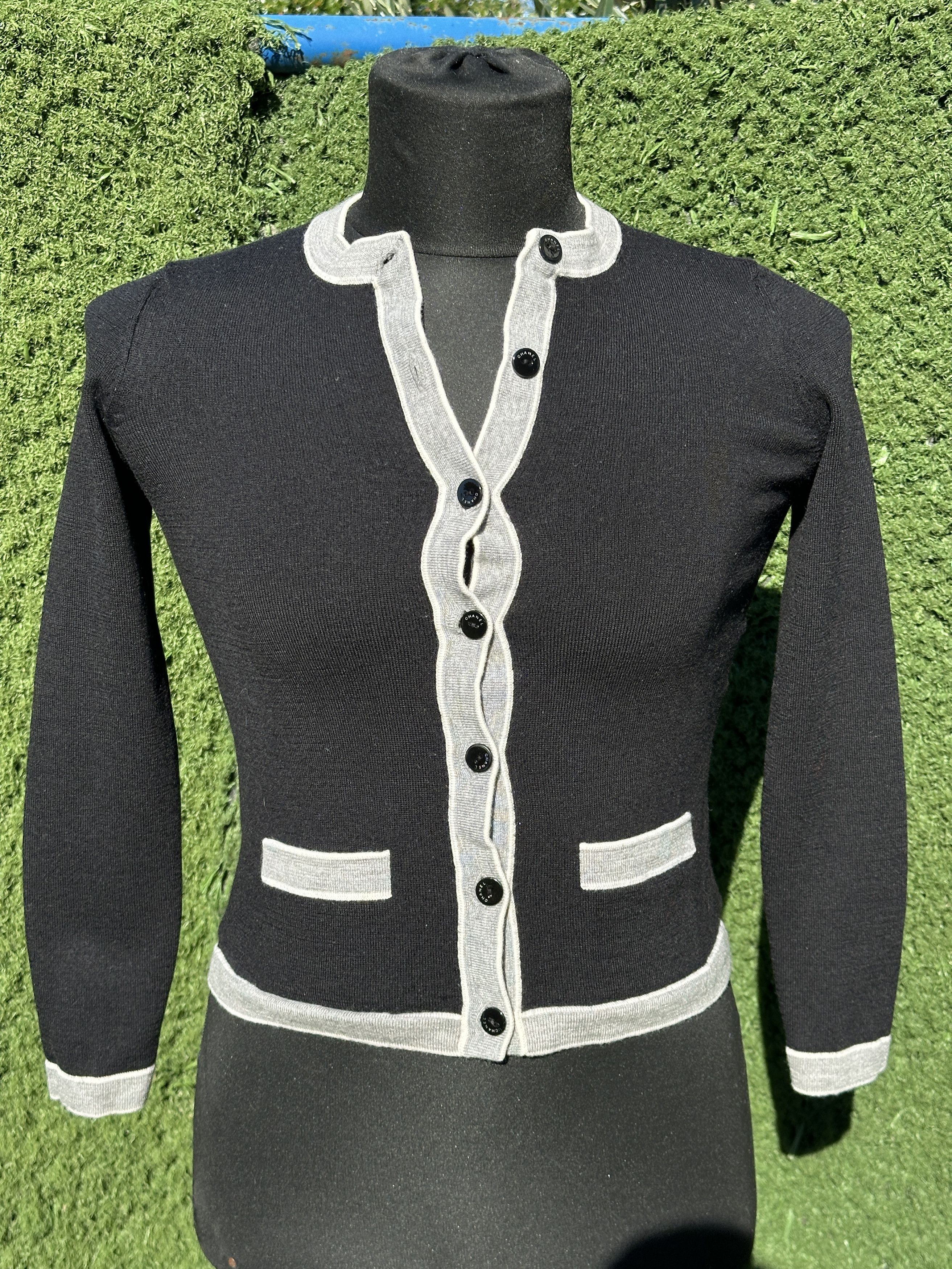 Chanel Black Wool Cardigan Trim & Ruffle , Logo Buttons, XS/S Size XS / US 0-2 / IT 36-38 - 4 Thumbnail