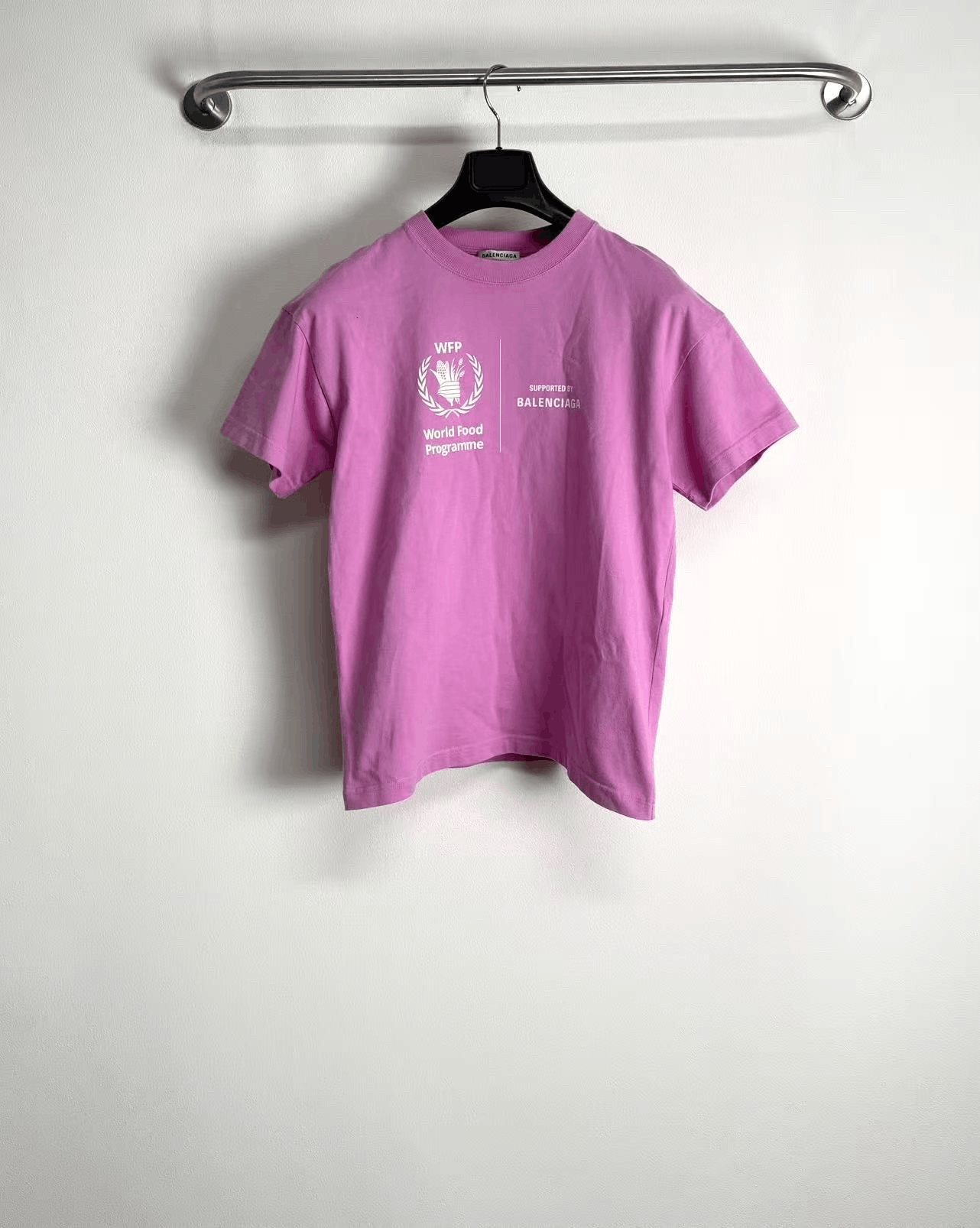 Balenciaga Balenciaga Pink Charity Short-Sleeve Size XS / US 0-2 / IT 36-38 - 1 Thumbnail