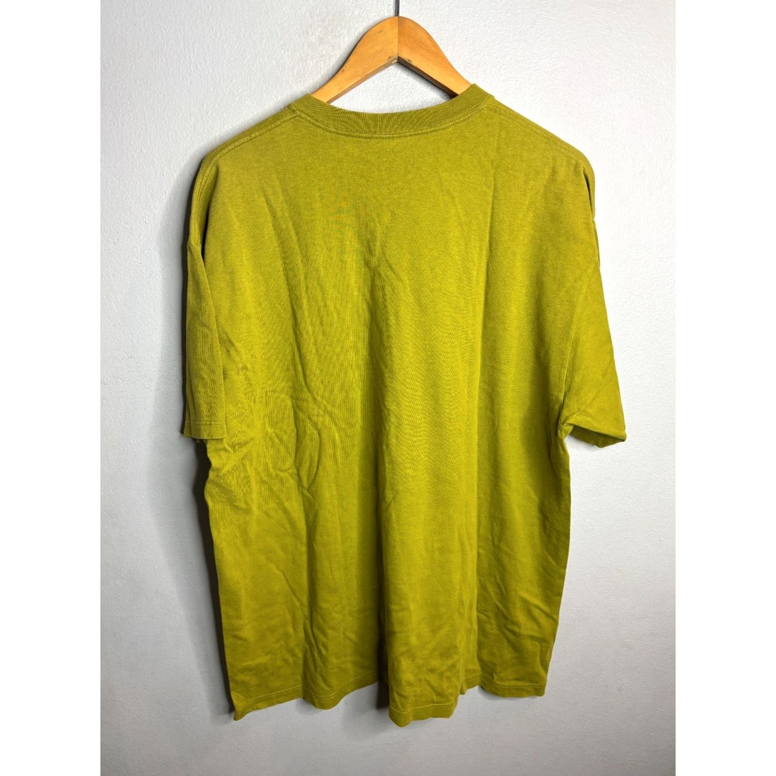 Nike Nike Crew T-Shirt Mens L Yellow 90s Nike Air Logo USA Made Vintage 5843 Size US L / EU 52-54 / 3 - 4 Thumbnail