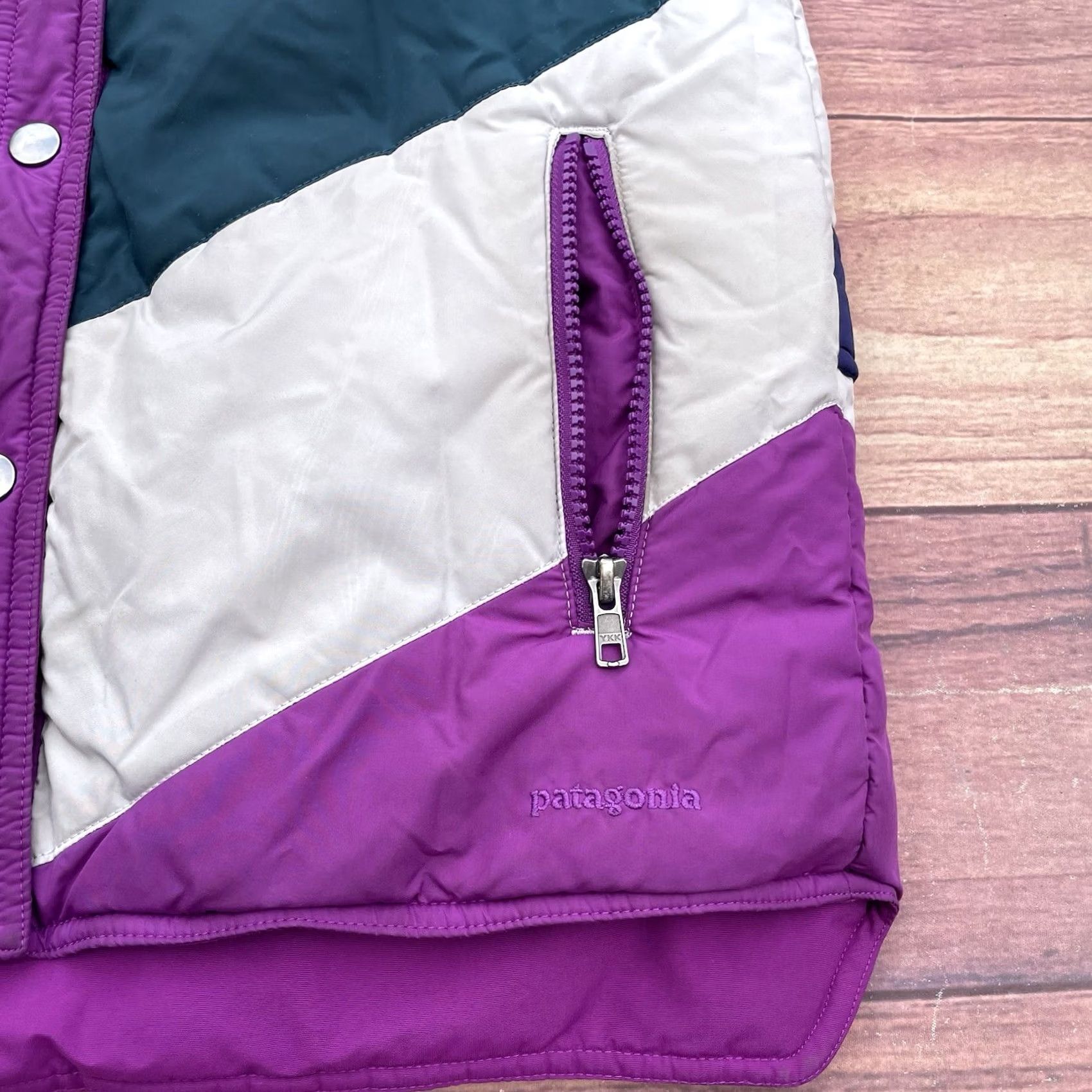 Patagonia Patagonia Reversible Puffer Vest Women Mirror Lake Purple Size Small Vest Size S / US 4 / IT 40 - 2 Thumbnail