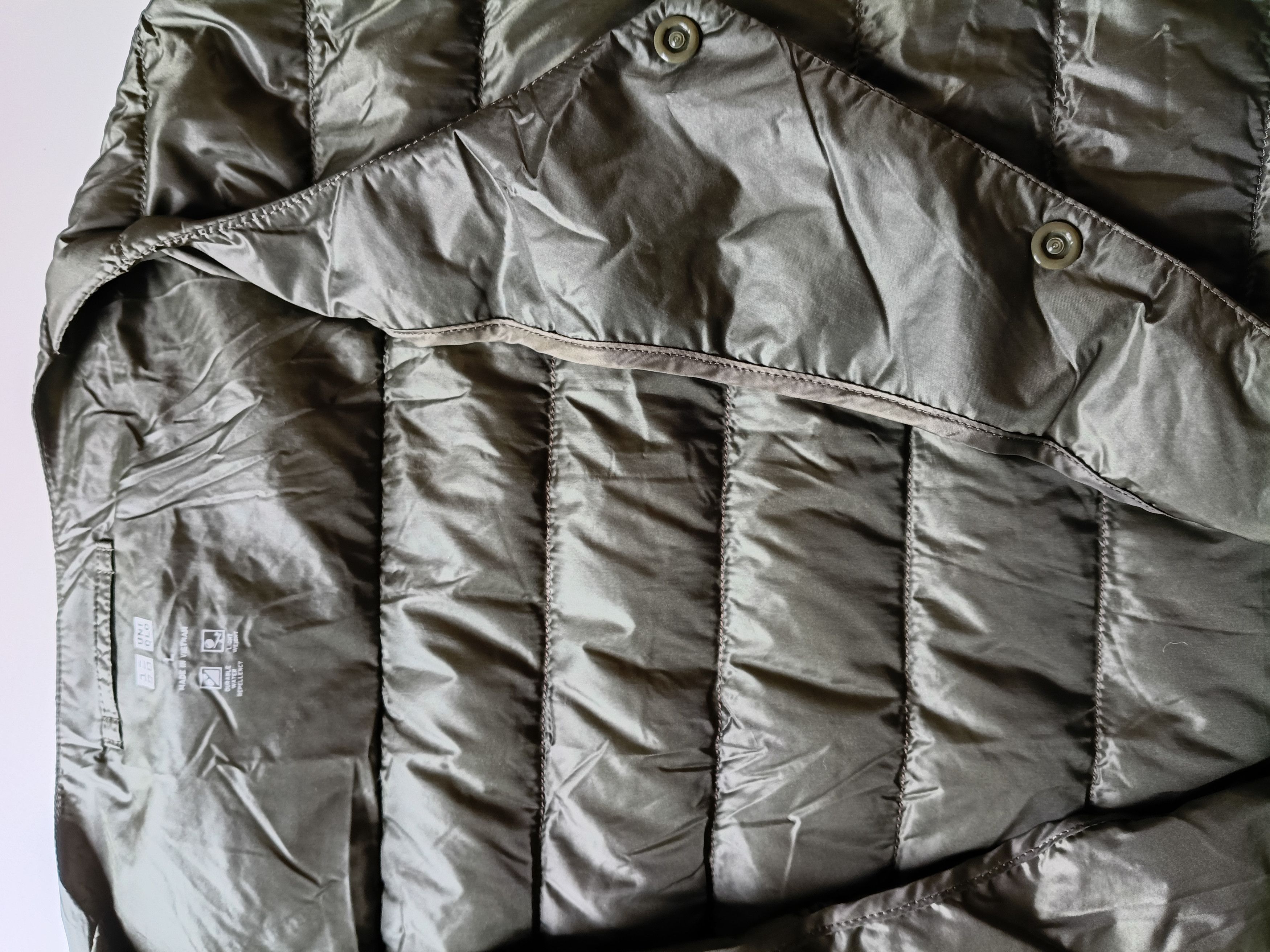 Uniqlo UNIQLO Ultra Light Down V-Neck Compact Vest Olive Size L Size US L / EU 52-54 / 3 - 6 Thumbnail