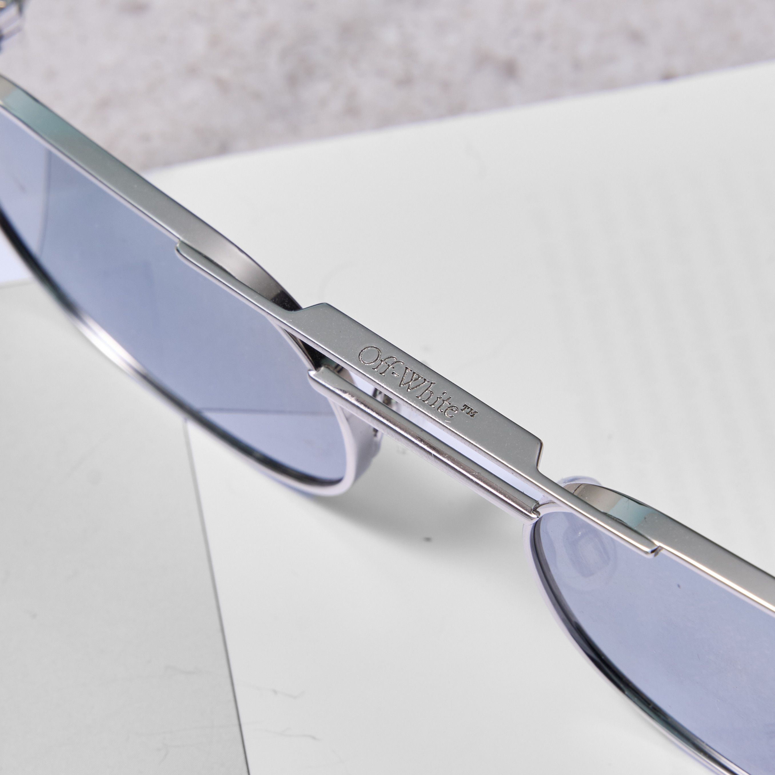 Off-White OFF WHITE Vaiden Oval Frame Sunglasses Size ONE SIZE - 7 Thumbnail