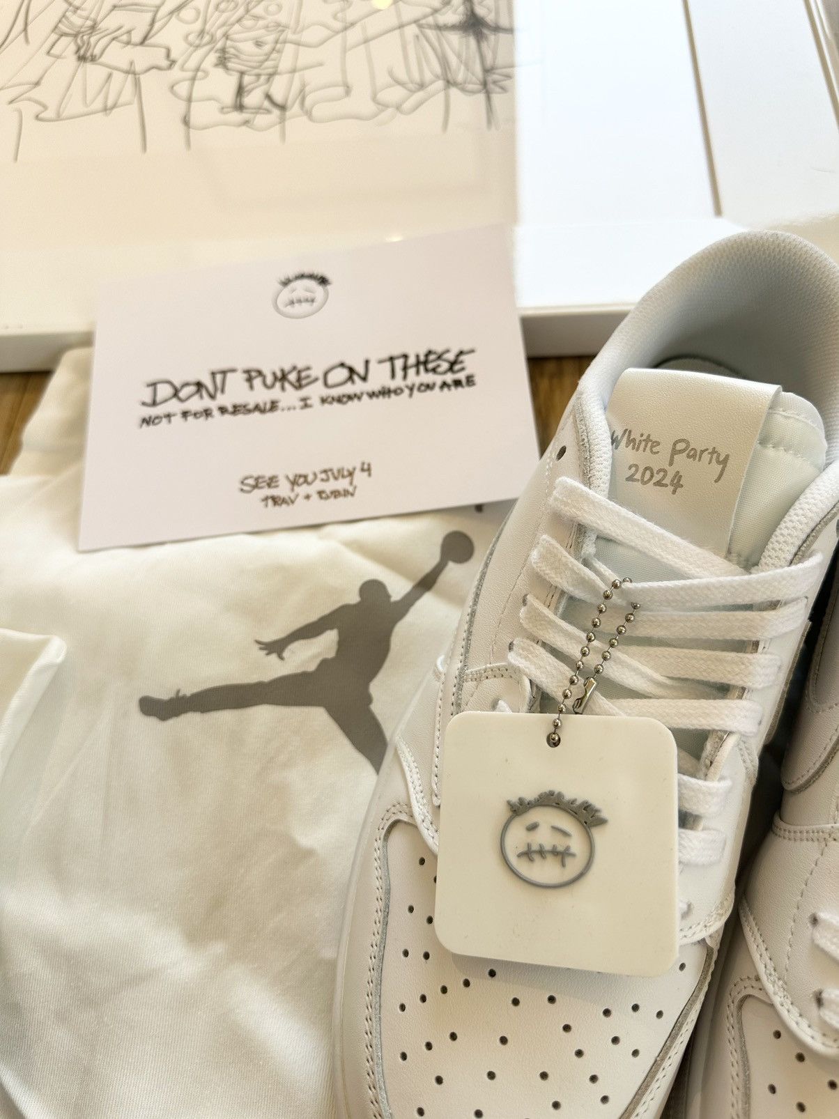 Jordan Brand × Travis Scott Nike TRAVIS SCOTT MICHAEL RUBIN JULY 4 invite & George Condo Size US 8.5 / EU 41-42 - 8 Thumbnail