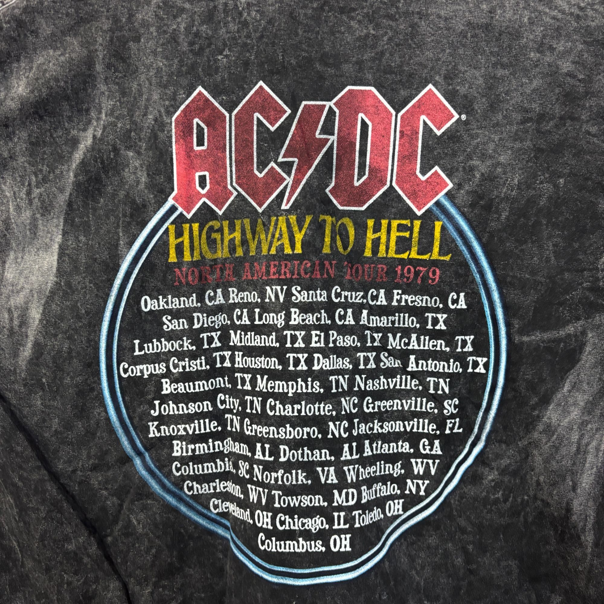 AC/DC AC/DC high way to hell tour Tshirt size large Size US L / EU 52-54 / 3 - 5 Thumbnail