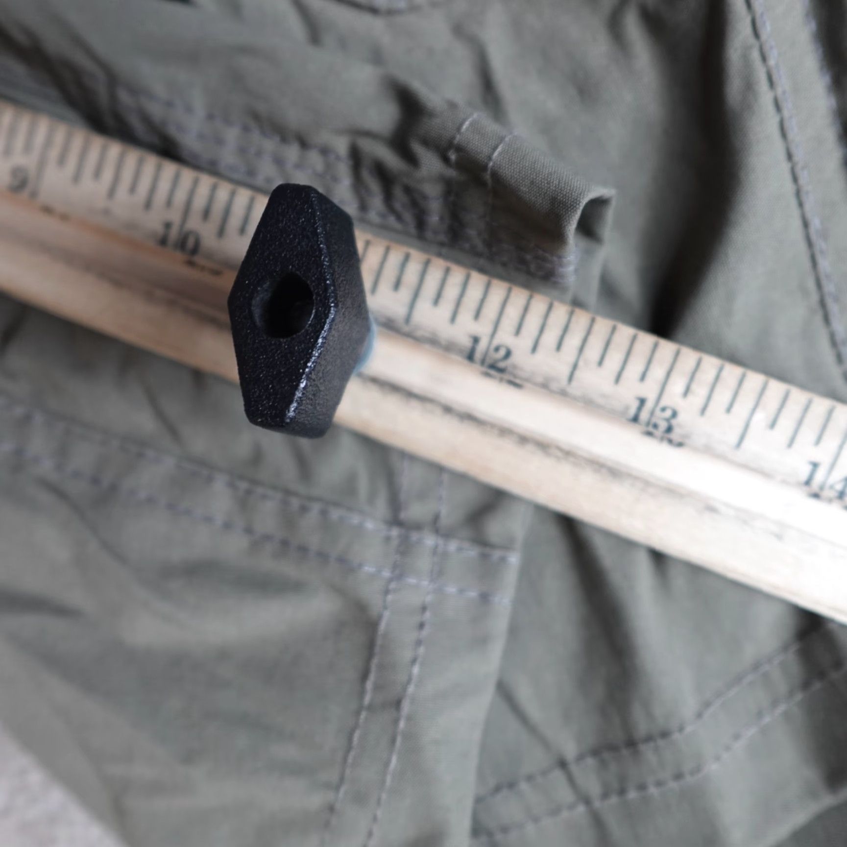 Vintage Kuhl Cargo Shorts 38 Gray Beige Snap Button 12" Inseam 11" Regular Men Casual Outdoor Pockets Size US 38 / EU 54 - 5 Thumbnail