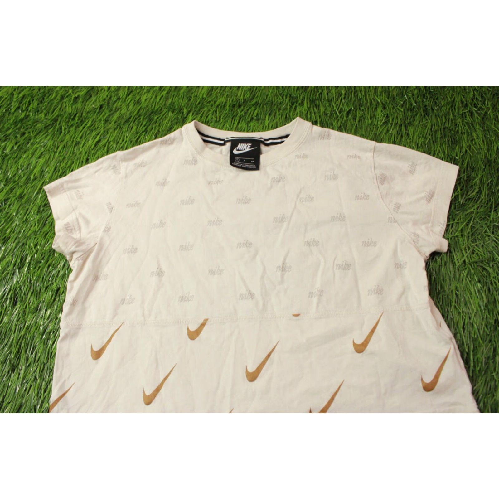 Nike Nike Shirt Women Slim Short Sleeve T-Shirt 2018 Size S White Casual Jersey Knit Size S / US 4 / IT 40 - 2 Thumbnail