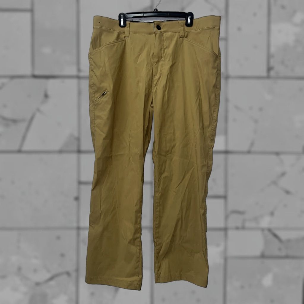 Orvis Orvis Beige Pants Mens 40x30 Chino Regular Beige Mens Straight Leg Pants Size US 40 / EU 56 - 1 Thumbnail