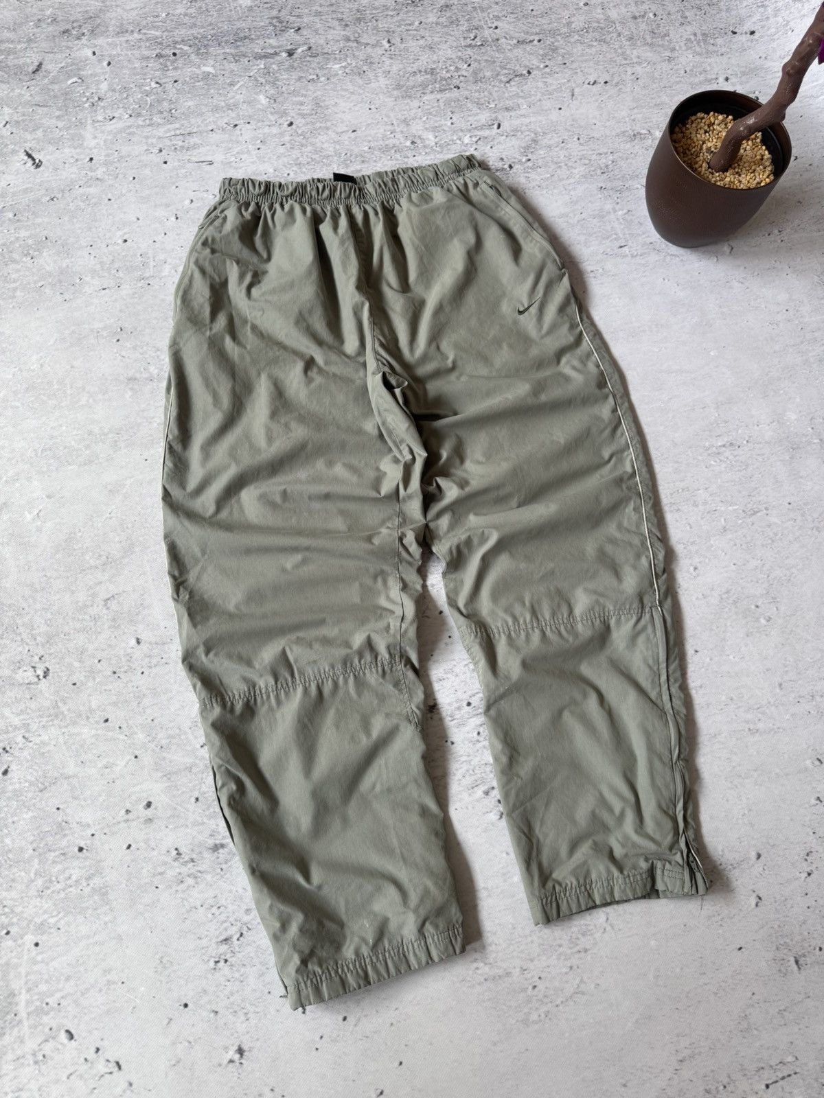 Nike × Vintage NIKE NYLON VINTAGE Y2K OVERSIZE BAGGY FIT PANTS SWEATPANTS Size US 34 / EU 50 - 1 Thumbnail