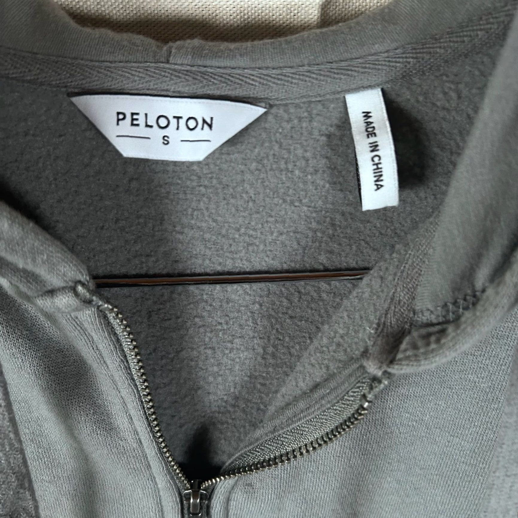 Vintage Peloton Womens Hoodie Gray Full Zip Hooded Pockets Drawstring Stronge Together Logo Back Graphic Size S / US 4 / IT 40 - 2 Thumbnail
