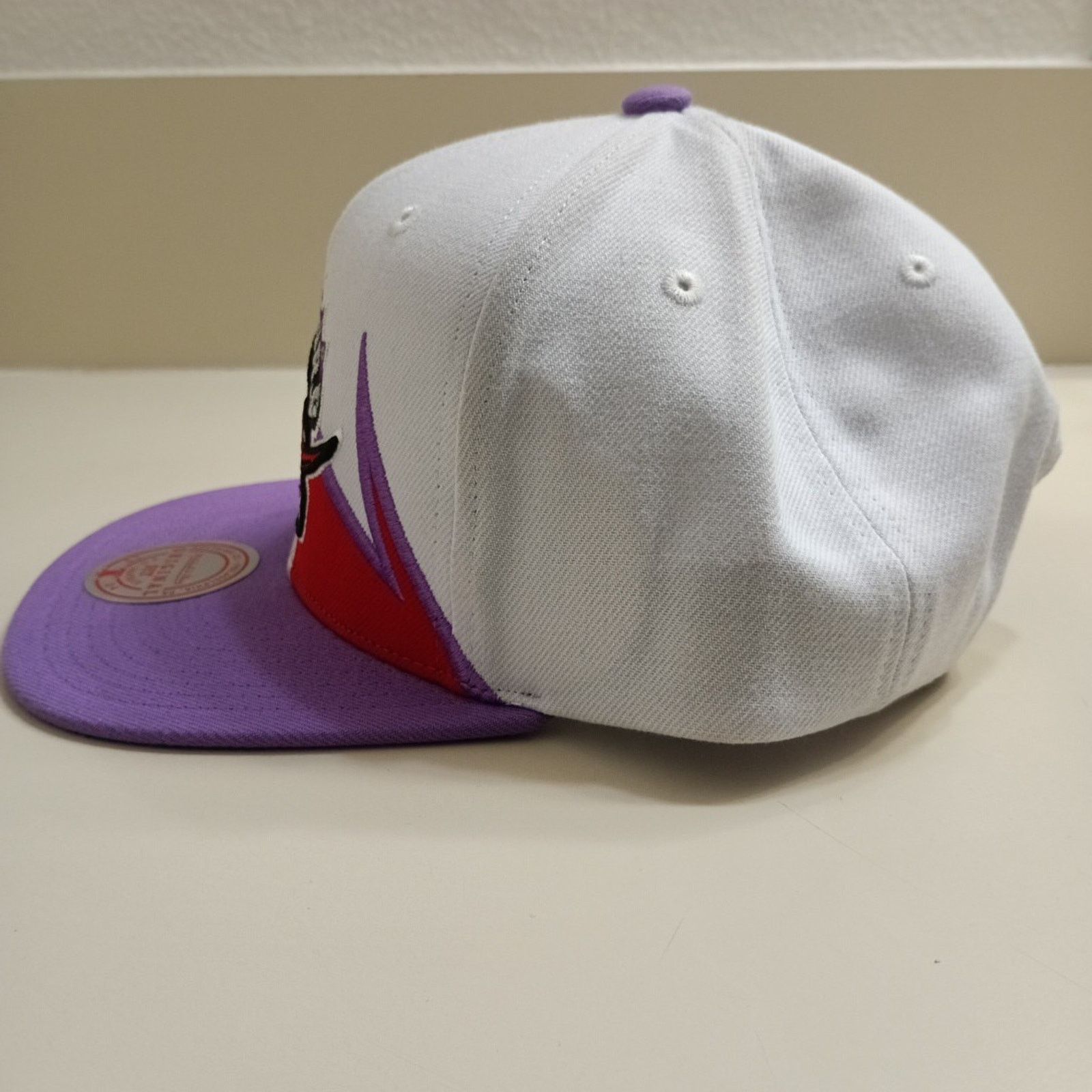 Mitchell & Ness Toronto Raptors New NBA Retro Basketball Snapback Flames Cap Size ONE SIZE - 2 Thumbnail